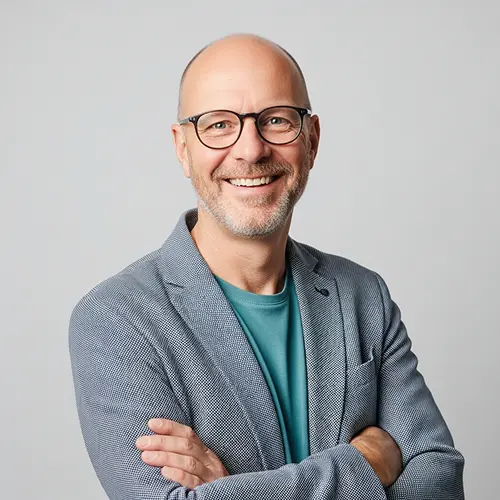 Portrait of Richard S. Tucker, founder and editorial lead of GLP1Rating